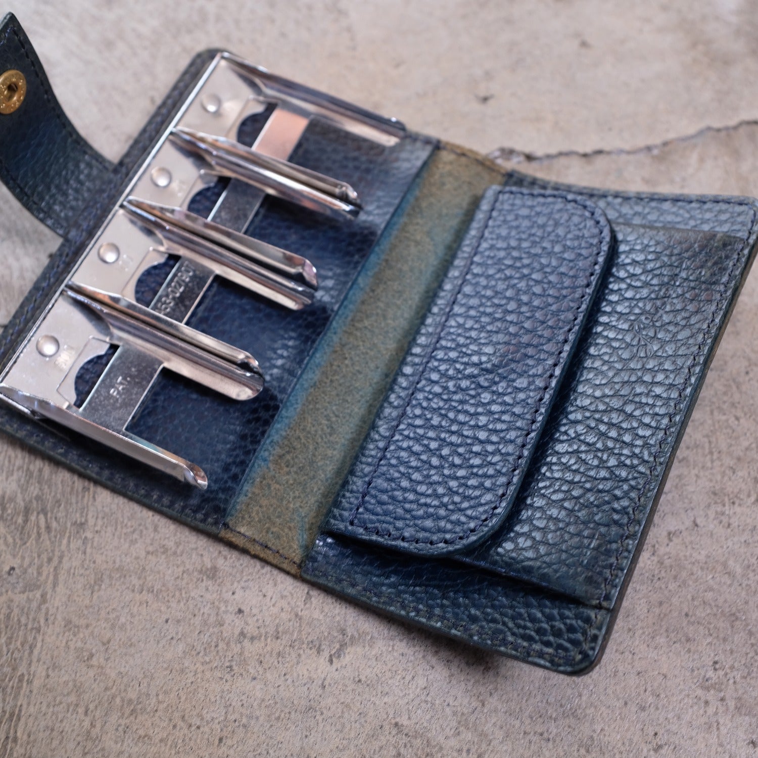 【アウトレット 30%OFF】ドラーロ　コインウォレット2 / ダークブルー #S015 展示使用