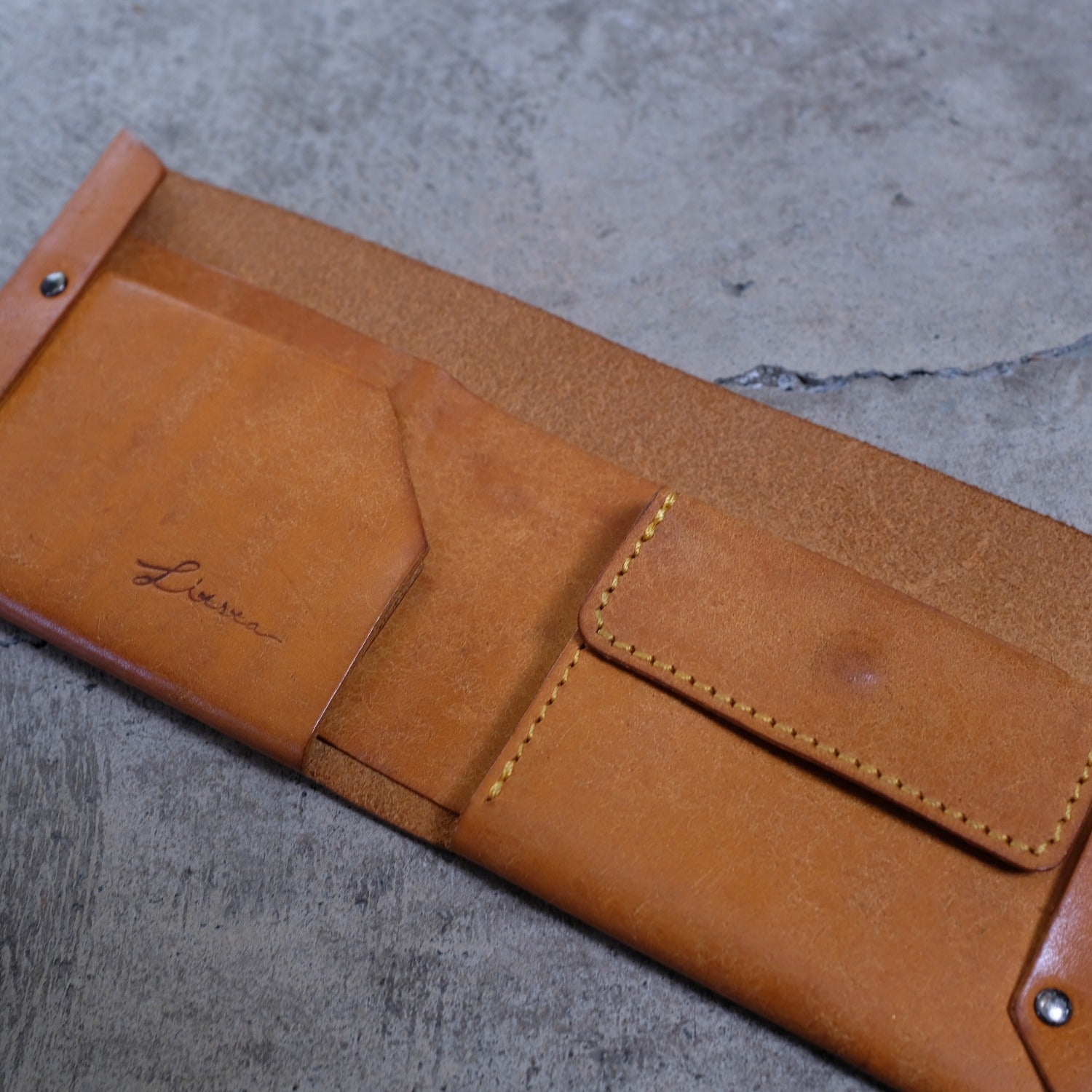 【アウトレット 30%OFF】プエブロ　ラップハーフウォレット / イエロー #S034 展示使用