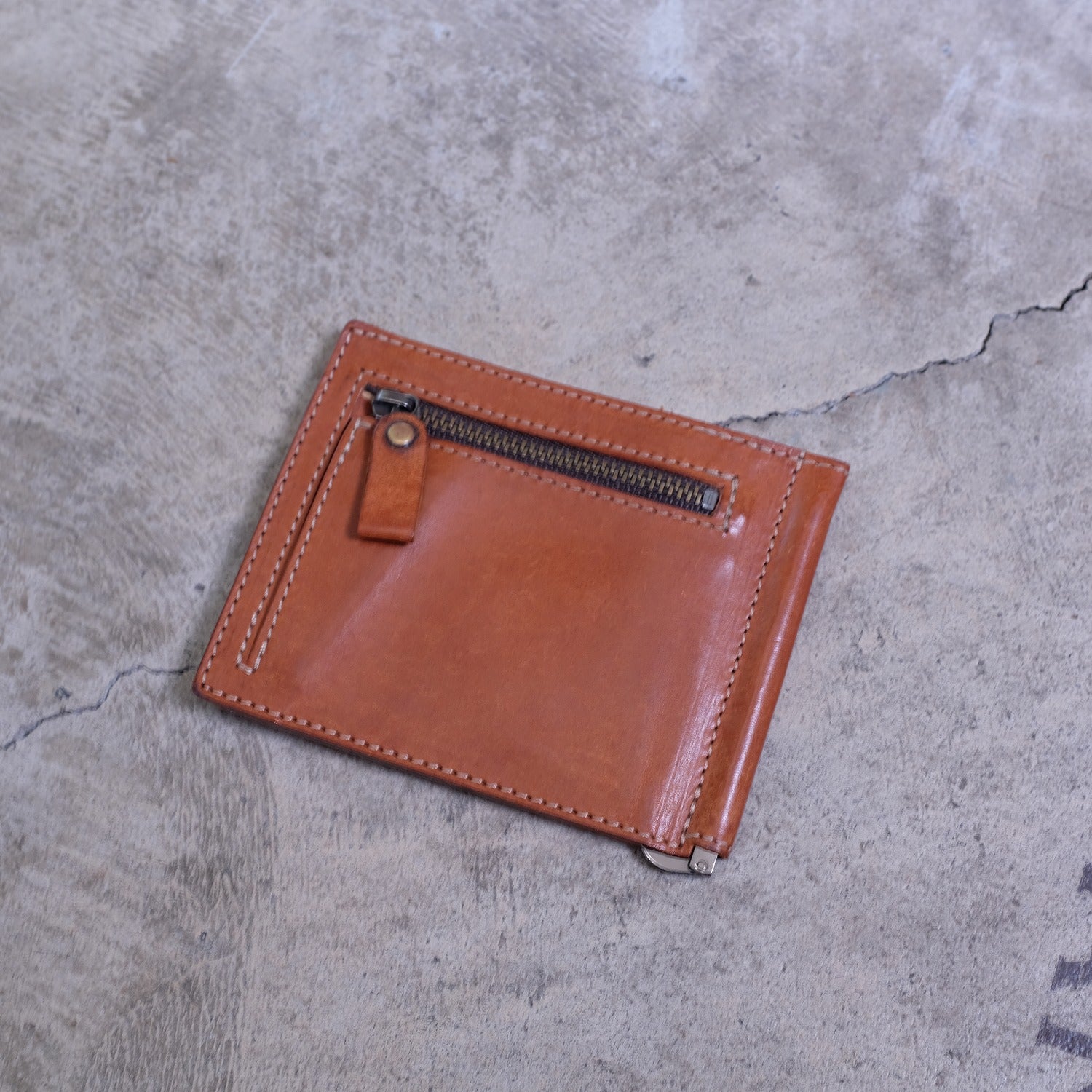 【アウトレット 20%OFF】プエブロ　マネークリップ / キャメル #S044 展示使用