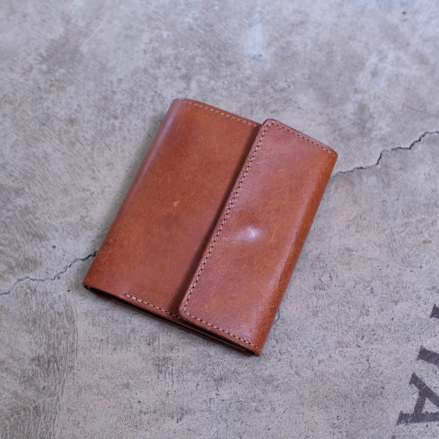 【アウトレット 20%OFF】プエブロ　二つ折り財布 / キャメル #S045 展示使用