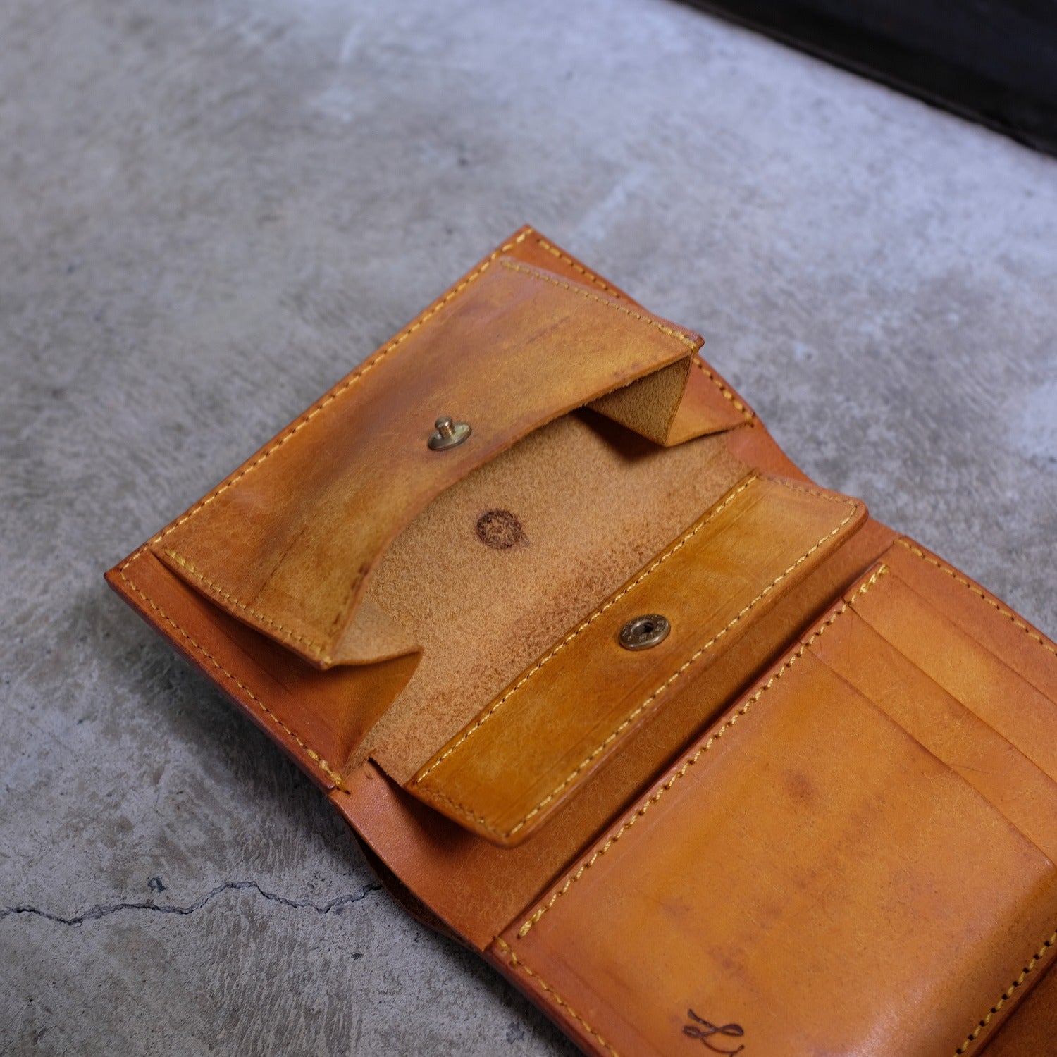 【アウトレット 30%OFF】プエブロ　二つ折り財布 / イエロー #S047 展示使用